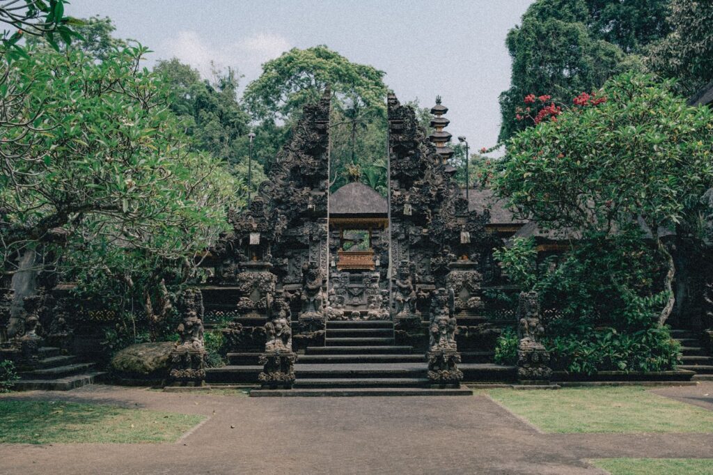 Pura Gunung Lebah